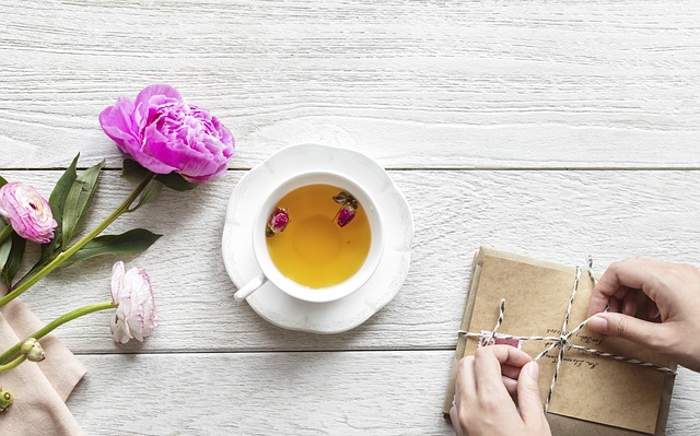 čaj s květy